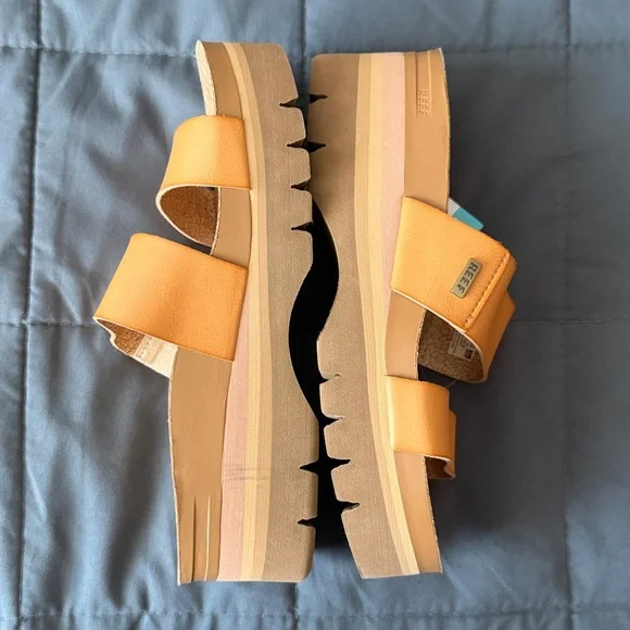 🧡 Reef - Cushion Vista Higher 🧡 - Picture 2 of 6